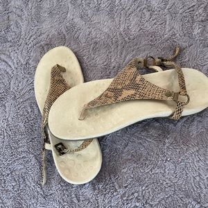 New Vionic buckle sandals